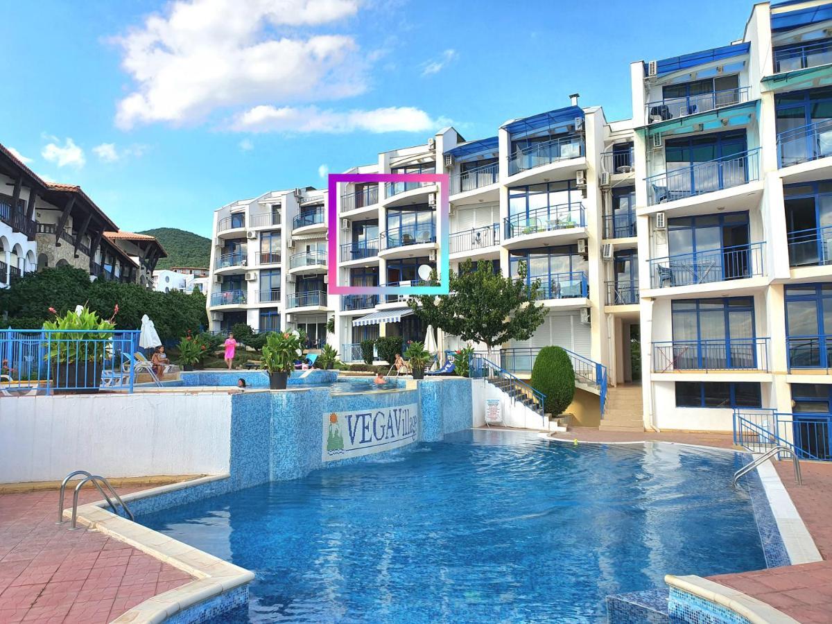 Sveti Vlas Marina Beach Apartment - Vega Village エクステリア 写真
